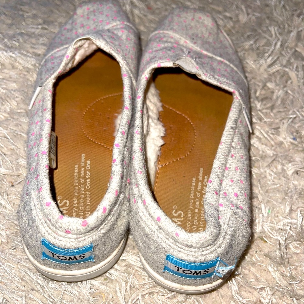 TOMS - Picture 2 of 2